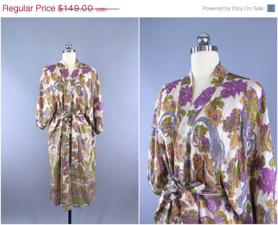 زفاف - SALE - Silk Robe Kimono / Vintage Indian Sari / Purple Floral Print / Long Robe / Wedding Lingerie / Bohemian Muted Colors