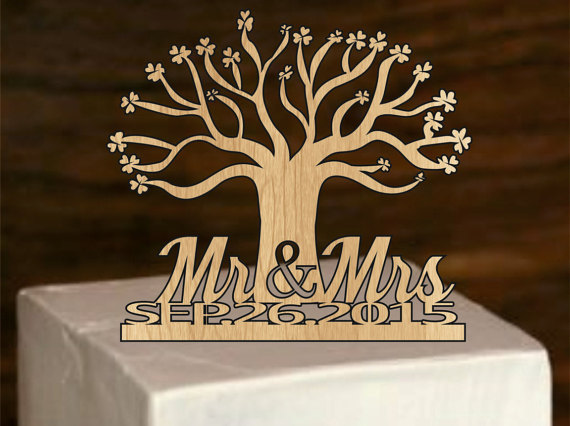 Свадьба - fall sale Rustic Wedding Cake Topper - Personalized Monogram Cake Topper - Mr and Mrs - Cake Decor - Bride and Groom