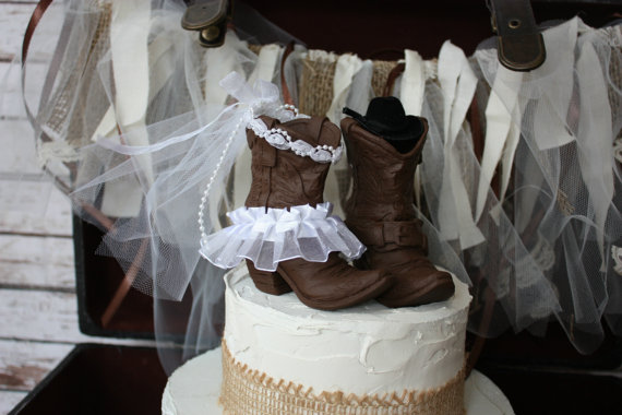 Mariage - Western cowboy boots wedding cake topper-western wedding-western wedding cake topper-cowboy boot topper