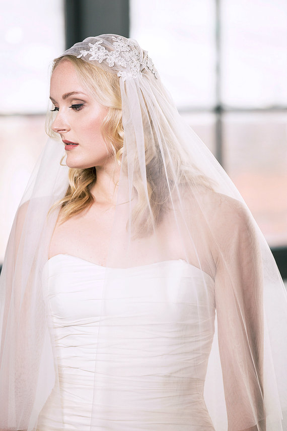 زفاف - Wedding veil, Lace veil, Juliet Cap Veil, two tier cap veil with beaded appliques in waltz length, soft tulle