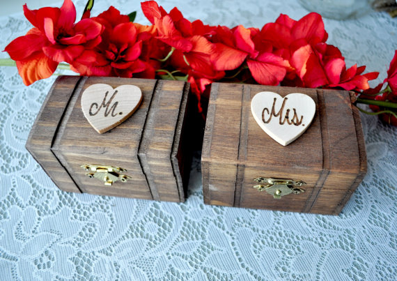 Mariage - Personalized Engraved Wood Burned Rustic Wooden Wedding Ring Boxes Set of Two EXTRA SMALL Mr. Mrs. Ring Bearer Boxes