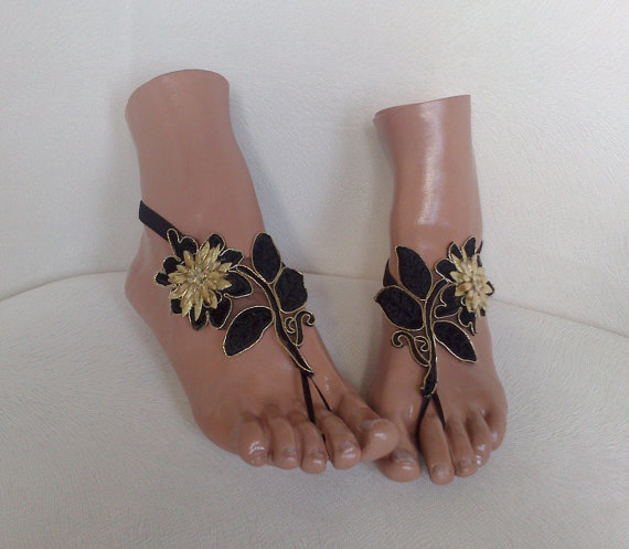 زفاف - Black gold beach shoes, Unique design, lariat sandals, wedding bridal, bellydance, gothic, wedding shoes, summer wear, gothic bridal sandals