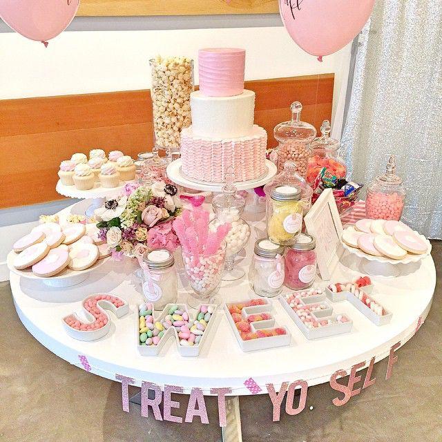 Hochzeit - Sweets &Treat Table Displys