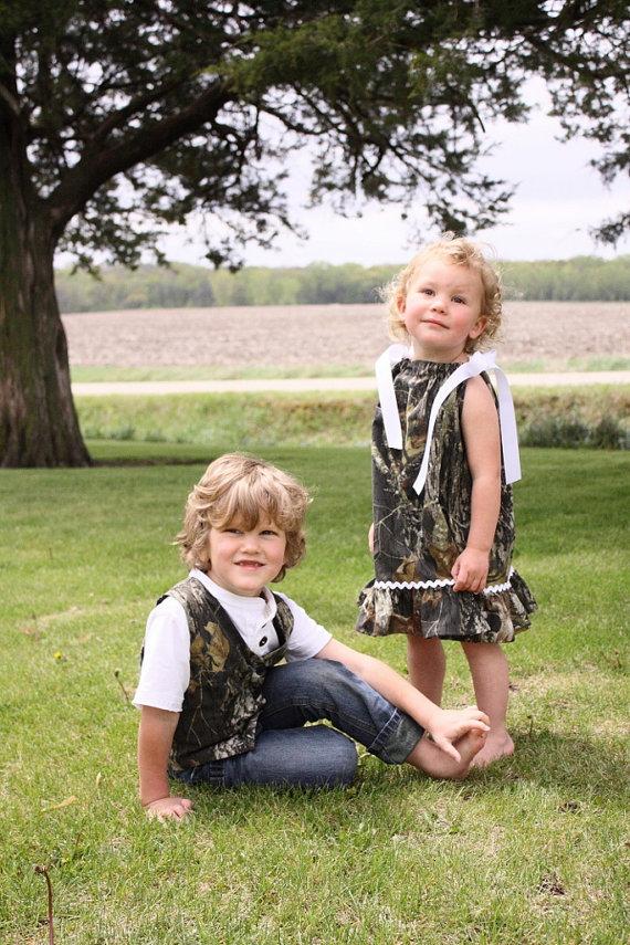 Mariage - camo wedding, Camo girl dress, Camo boy vest, Brother sister matching outfit, Flower girl dress, MossyOak wedding, Camo wedding
