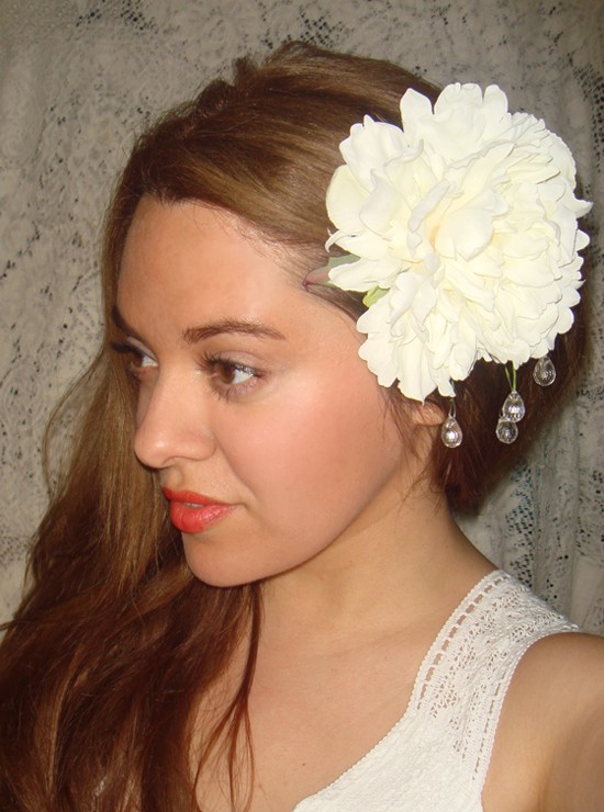 Hochzeit - Bridal Headpiece, Wedding,  Wedding Headpiece, Bridal, Hair Clip, White Flower,  Accessories, Crystal Headband- Midsummers Dream