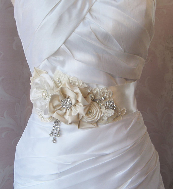 Свадьба - Elegant Ivory Bridal Sash, Rhineston and Pearl Wedding Belt, Flower Sash, White, Custom Colors - GRANDE PROMENADE