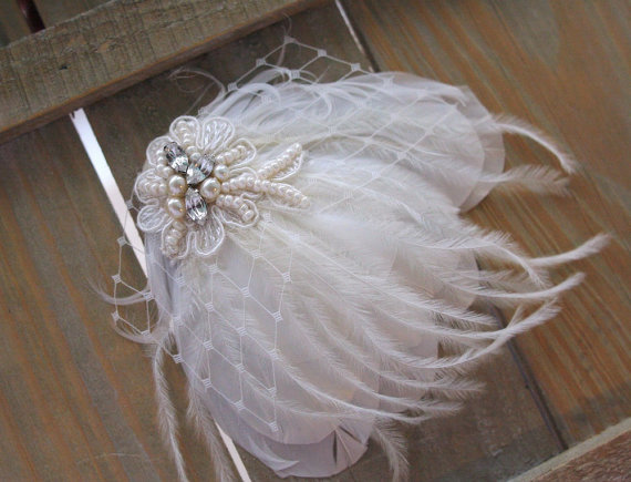 Mariage - Bridal Hair Accessory Ivory Feather Fascinator Hair Clip Wedding Head Piece Vintage Style Bridal Feather Hairpiece Lace Pearls Crystals Veil