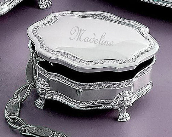 زفاف - Personalized Classique Silver Jewelry Box (small) - One of our Top Bridesmaids Gifts !