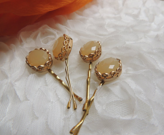 Wedding - Lovely Pin , Vintage Style, handmade by Sara Attali for your hair or on your tichel