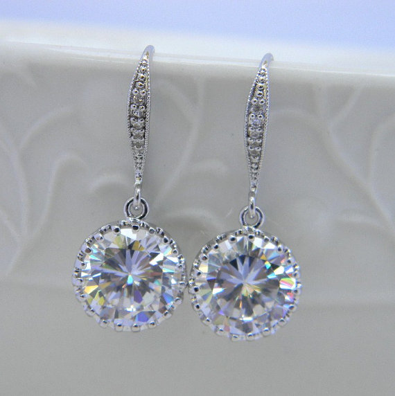 Hochzeit - Wedding Jewelry, Bridal Earrings, Bridesmaid Earrings, Clear Dangle Earrings, Drop, Dangle, Round Cubic Zirconia White Silver Plated Earrin