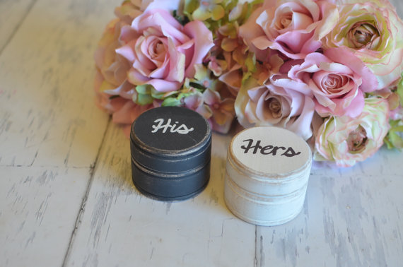 زفاف - Personalized Wedding Ring Boxes-(Set of Two-His/Hers) - With Burlap Pillows. Your choice of Colors. Ships Quickly.