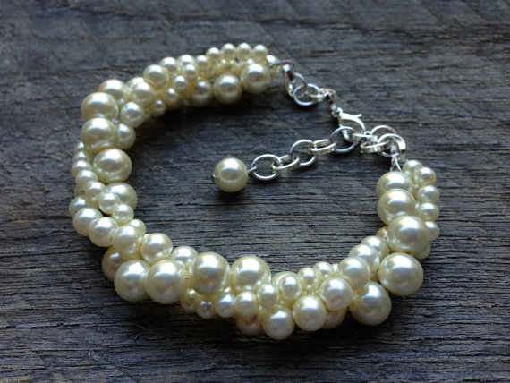 زفاف - Ivory Pearl Bracelet Twisted Clusters on Silver or Gold Chain - Wedding, Bridal, Birthday Gift