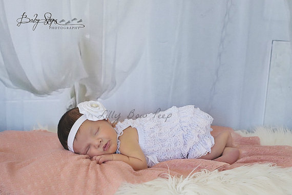 زفاف - SET-Baby Girl Outfit Dress-Baby Girl Clothes-Fancy Vintage White Lace Petti Romper & Headband-Preemie-Newborn-Infant-Child-Baptism-wedding