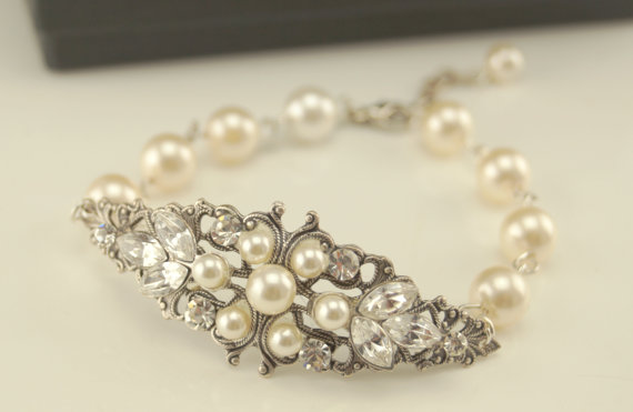 زفاف - Vintage inspired antique silver art deco Swarovski crystal rhinestone bridal bracelet -Wedding jewerly - Antique silver bracelet