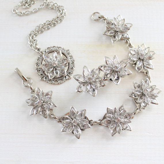 زفاف - Clear Flower Plugs w Matching Necklace & Bracelet Set Costume Jewelry for Wedding Wear Bridal Party or Prom Custom Sizes 4g 2g 0g 00g and UP