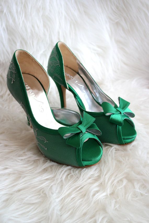Свадьба - Custom Made Emerald Green Wedding Shoes, Green Wedding Shoes, Green Wedding, Bridal Shoes,3.5 Inch Wedding Heels, Emerald Green Satin Heel
