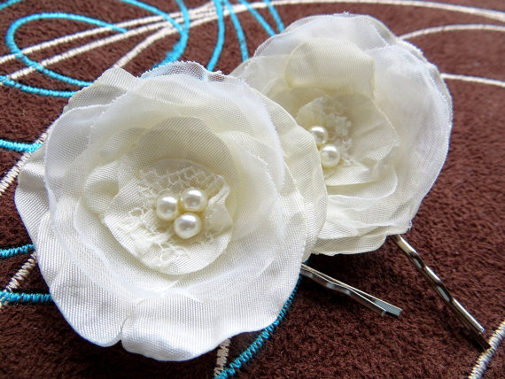 Свадьба - Ivory wedding bridal flower hair clips (set of 2), bridal hairpiece, bridal hair accessory, wedding hair accessories, wedding hair flower