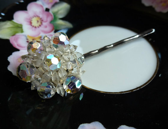 زفاف - Aurora - sparkly vintage crystal beaded hair pin - retro bridal -  repurposed jewelry OOAK