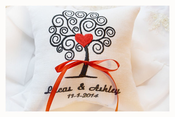 زفاف - Tree wedding pillow with heart , wedding ring pillow, embroidery pillow, Personalized Custom embroidered ring bearer pillow (R55)