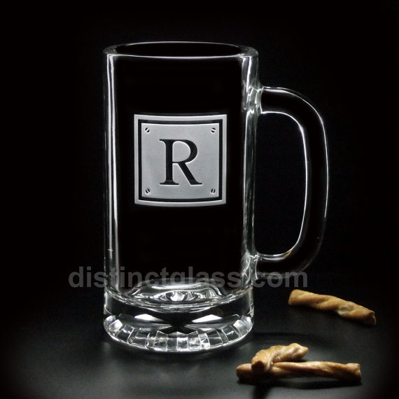Свадьба - Gifts for Groomsmen - Etched Glass SQUARE MONOGRAM BEER Mugs - Gifts for Men Ushers Fathers Master of Ceremonies - Ships to Canada