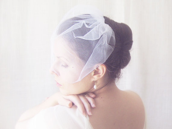 Wedding - Small tulle veil, Birdcage veil, Illusion bridal veil, Mini wedding veil, Tulle birdcage - VIENNA