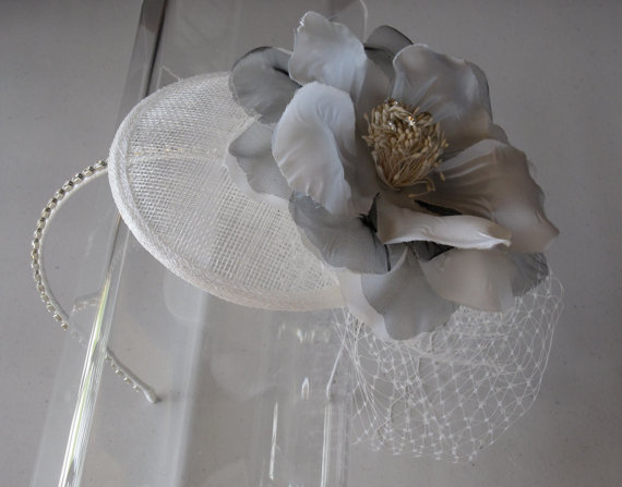 زفاف - Ivory Silk Flower Sinamay Fascinator Hat with Veil and Crystal Headband, for bridal, weddings, bridesmaid, parties, special occasions