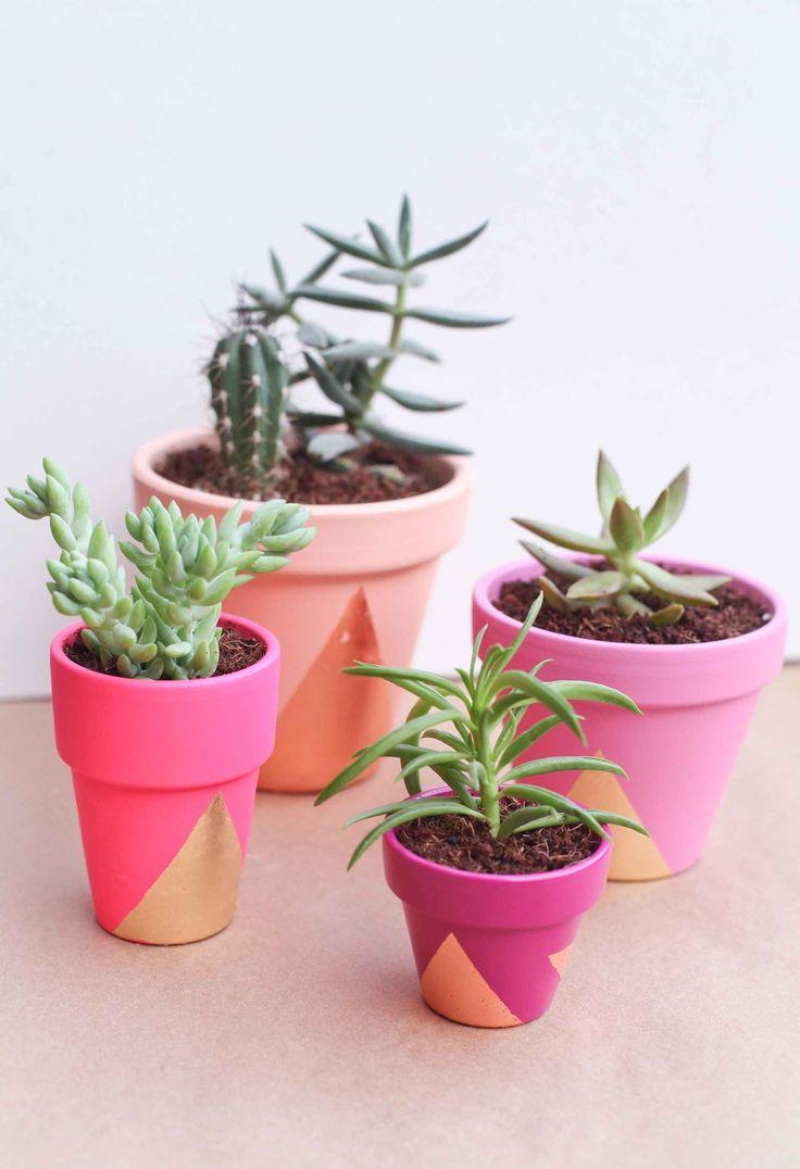 زفاف - DIY Terra-Cotta Pot Roundup- 15 Ideas To Paint Your Own Pot