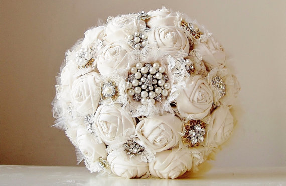 زفاف - Fabric Flower Bouquet,  Vintage Style Wedding Bouquet, Handmade Fabric Bridal Bouquet, Brooch  Wedding Bouquet