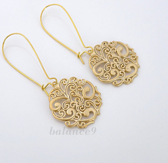 Hochzeit - Gold earrings, filigree spray pattern disc charm drop kidney dangle, holidays gift, bridesmaids wedding, everyday jewelry, by balance9