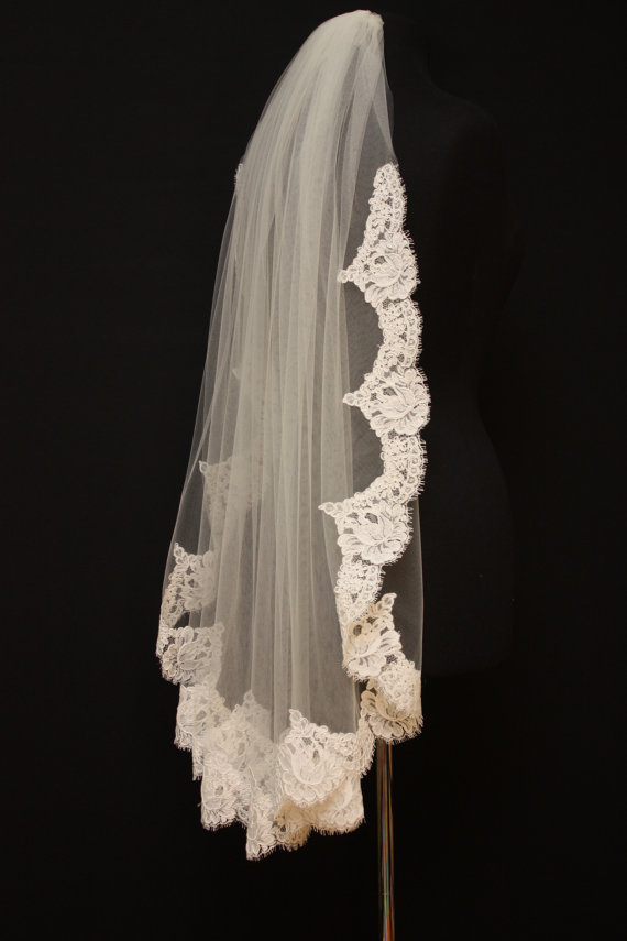 زفاف - Alencon Lace Veil, fingertip veil, re-embroidered lace veil, lace bridal veil, ivory lace veil, Floral alencon lace veil, bridal accessories