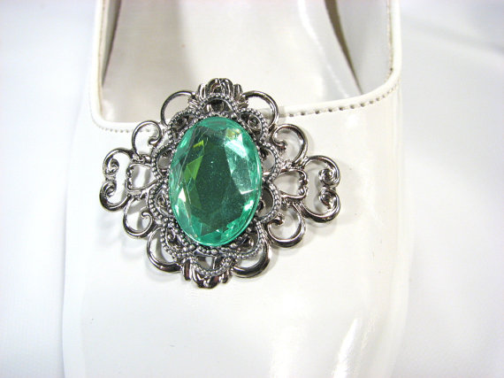 Mariage - Brilliant Green Shoe Clips Silver Filigree Buy 2 Get Discount