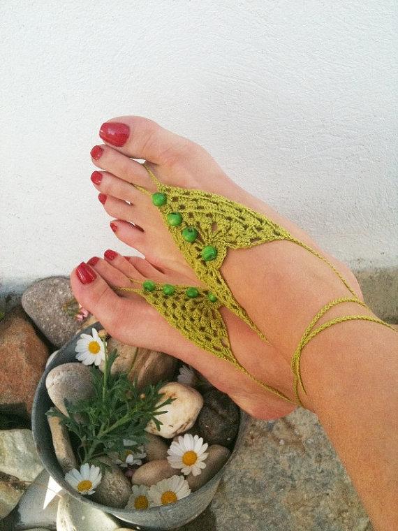 Hochzeit - Green  Barefoot Sandals with vooden beads, Nude shoes, Foot jewelry, Wedding, Victorian Lace, Sexy, Lolita, Yoga, Anklet
