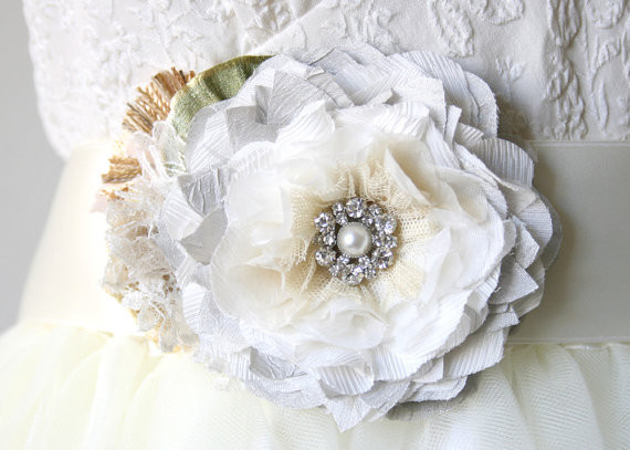 Mariage - Floral Gown Sash - Ivory White and Light Grey Blossom