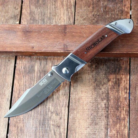 Mariage - Groomsmen Knife: SOG Fielder XL, Folding Knives - Personalized Groomsmen Gift, Birthday, Christmas, Father's Day, Dad