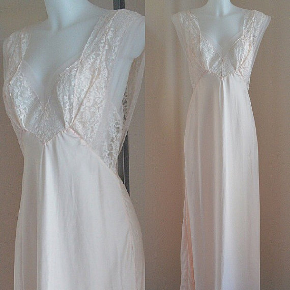 Mariage - Free Shipping Vintage 1940s Nightgown, Vintage Nightgowns, Heavenly Lingerie, Pink Nightgown, Wedding, Romantic, Lace, 1940s Lingerie