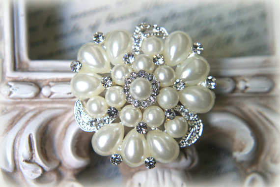 Mariage - Large Rhinestone and Pearl Brooch ~ Crystal Brooch ~ Brooch Bouquet, Bridal Jewelry, Costume Jewelry, Crafting, etc RH-052