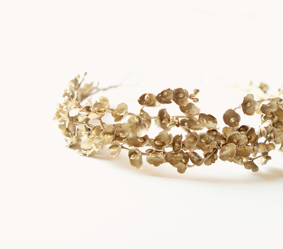 زفاف - Gold bridal headpiece, Golden floral tiara, Hair crown, Vintage-inspired bridal head piece, Wedding hair accessory - GILDING LILIES