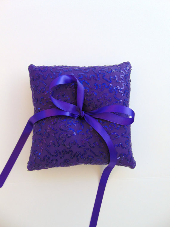 Hochzeit - Purple Sequin Ring Bearer Pillow, Purple Ring Bearer Pillow, Purple Wedding Decor, Garden Wedding, Purple Wedding - JEWEL