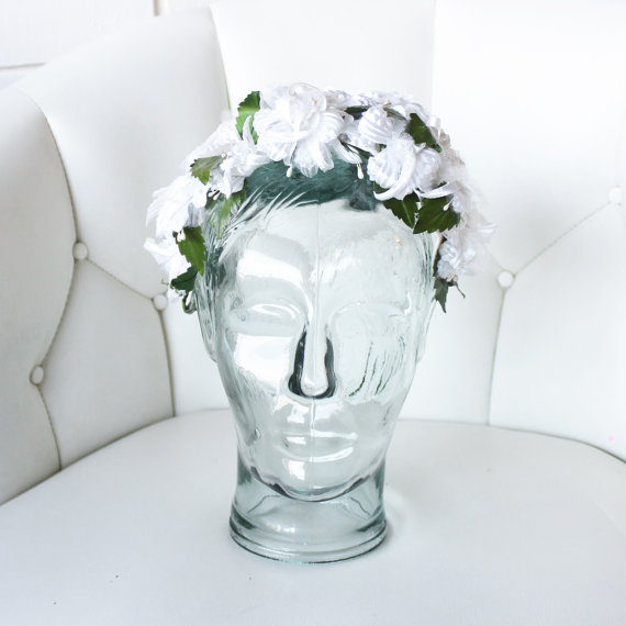 Свадьба - Vintage 1950s White Floral Bridal Fascinator Headband