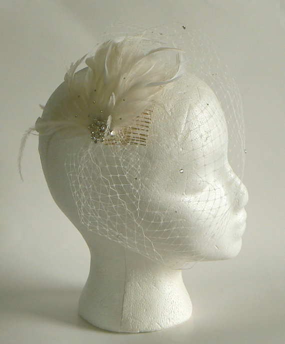 Свадьба - Ivory feather wedge veil - birdcage nose veil - feather clip bridal veil