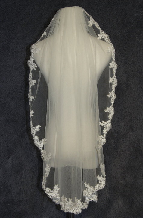 Hochzeit - Lace veil - elbow veil - bridal veil - wedding veil - white veil - Ivory Veil - Combs Veil - Wedding Accessories - Bridal Accessories