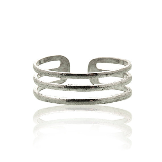 زفاف - Sterling silver toe ring. beach jewelry. beach wedding accessories. silver toe ring. barefoot jewelry. fitted toe rings. open end ring. ring