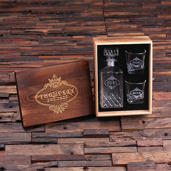 Hochzeit - Personalized Engraved Etched Scotch Whiskey Decanter Bottle with Wood Box Groomsmen, Man Cave, Just Married, Christmas Gift for Him