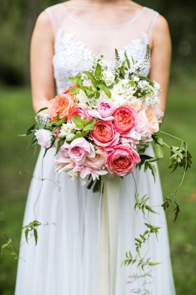 زفاف - The 23 Prettiest Garden Rose Bouquets