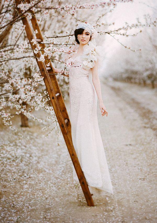 Hochzeit - Glamorous Almond Orchard Wedding Shoot