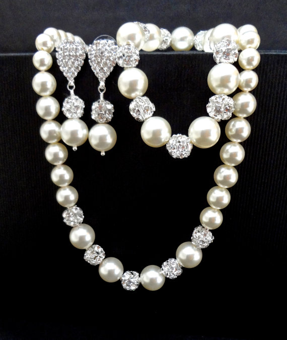 Mariage - Bridal pearl jewelry set  ~ Swarovski pearls and rhinestones ~ Chunky ~ Pearl necklace, earrings and bracelet ~ Statement jewelry ~ LOLITA