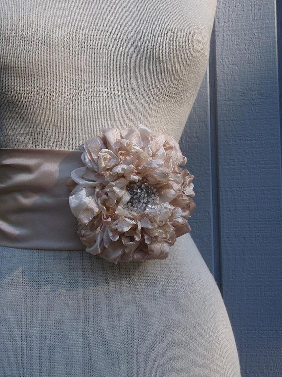زفاف - Bridal sash, belt  wedding  sash ,belt  handmade  champagne  belt,  , ivory color    one  flower sash