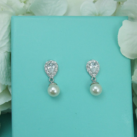 Hochzeit - Sparkle cz earrings, pearl bridal earrings, cubic zirconia earrings, wedding jewelry, wedding earrings, bridal earrings, bridesmaid jewelry