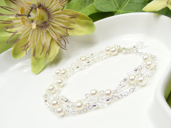 Свадьба - Bridal bracelet, wedding braclet, crystal and pearl bracelet, pearl wedding jewellery, bridesmaid jewelry set, everyday bracelet. GEORGIA