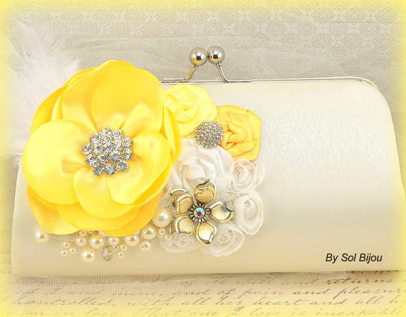 Hochzeit - Clutch, Bridal, Wedding,Bridesmaids, Maid of Honor, Handbag, Purse, Ivory, Cream, Yellow, Feathers, Brooch, Crystals, Pearls